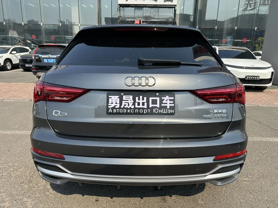 Audi Q3 Audi Q3 2022 35 TFSI Fashionable and Dynamic 2022 — миниатюра 2