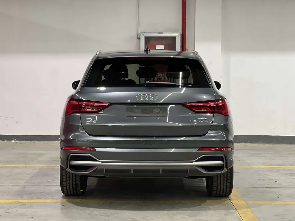Audi Q3 Audi Q3 2022 35 TFSI Fashionable and Dynamic 2023 — миниатюра 2
