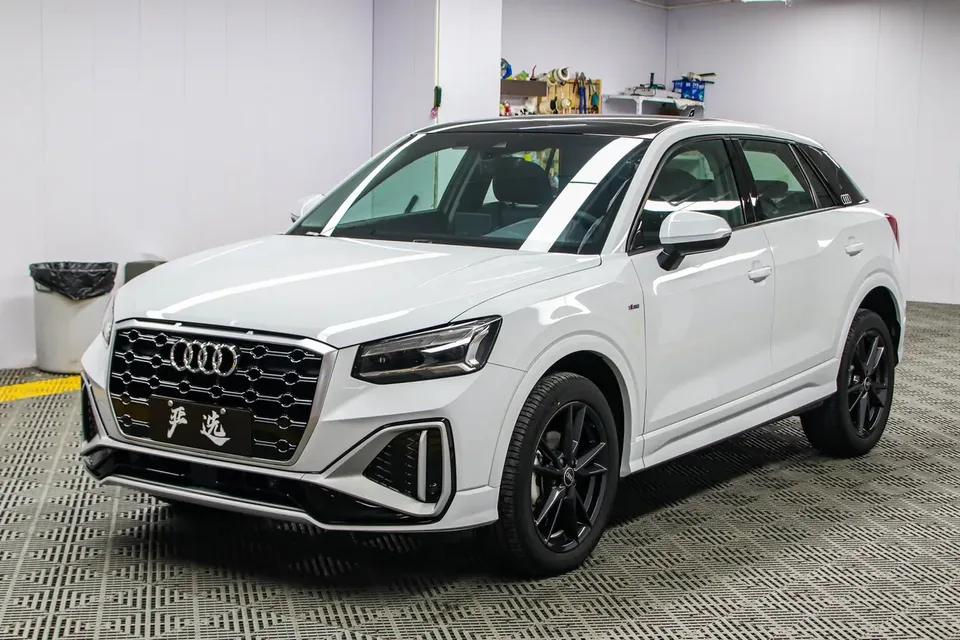 Audi Q2L Audi Q2L 2022 35 TFSI aggressive and dynamic model 2023 — фото 1, купить с доставкой в Москву