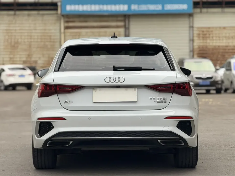 Audi A3 Sportback 35 TFSI Aggressive Sports Edition 2022 — миниатюра 2