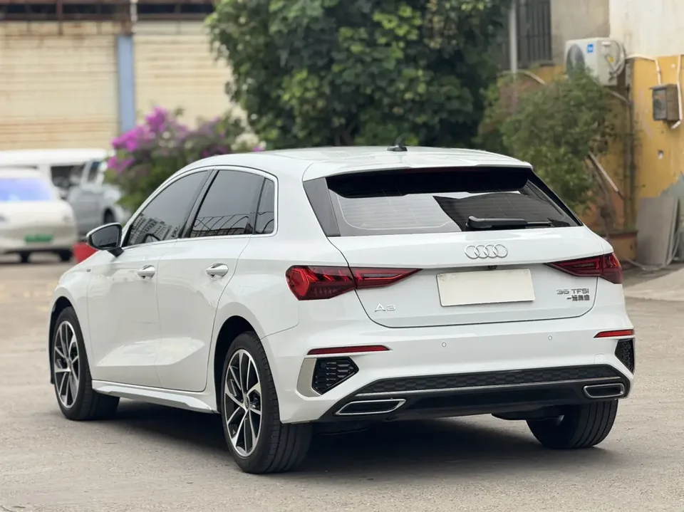 Audi A3 Sportback 35 TFSI Aggressive Sports Edition 2022 — миниатюра 4