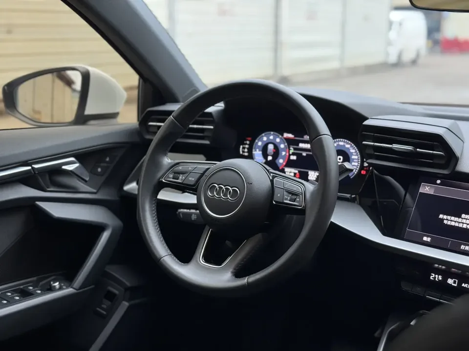 Audi A3 Sportback 35 TFSI Aggressive Sports Edition 2022 — миниатюра 5