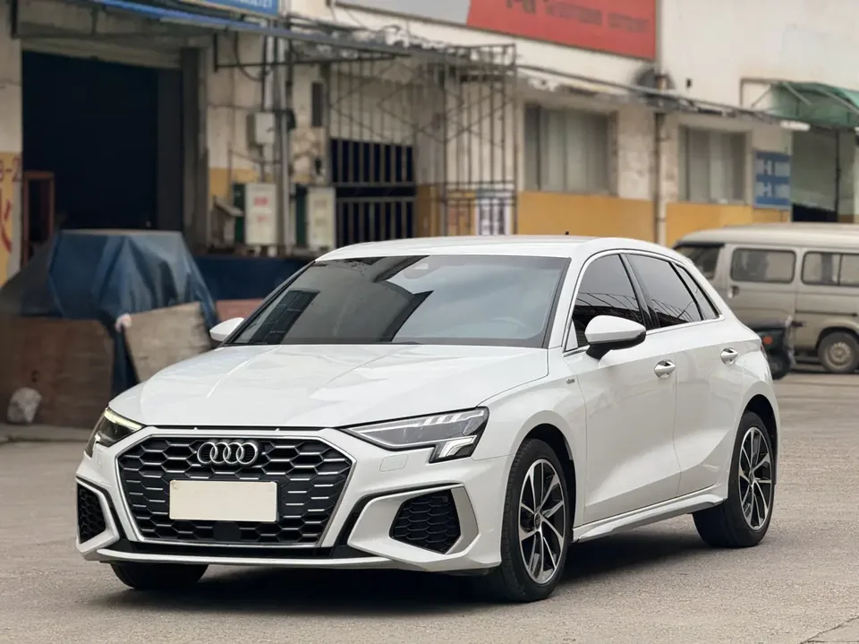Audi A3 Sportback 35 TFSI Aggressive Sports Edition 2022 — фото 1, купить с доставкой в Москву
