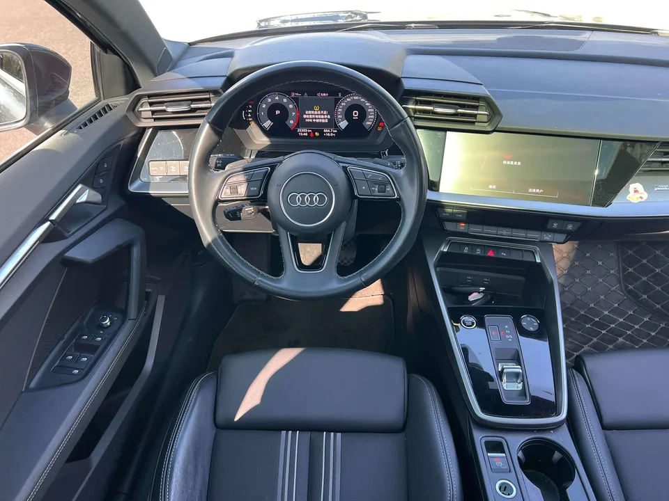Audi A3 Sportback 35 TFSI stylish and sporty 2024 — миниатюра 3