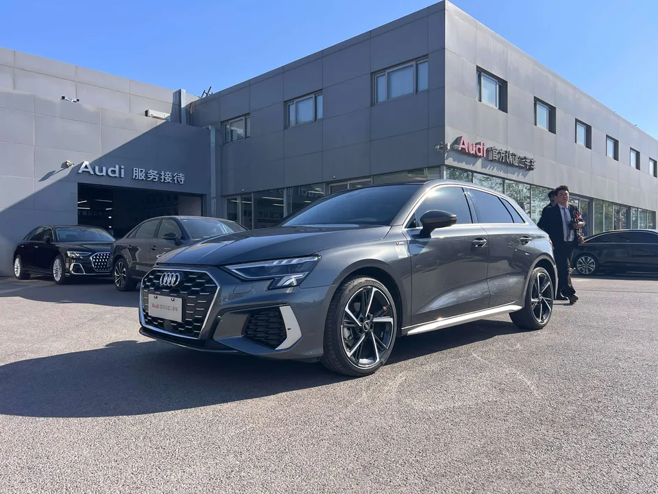 Audi A3 Sportback 35 TFSI stylish and sporty 2024 — фото 1, купить с доставкой в Москву