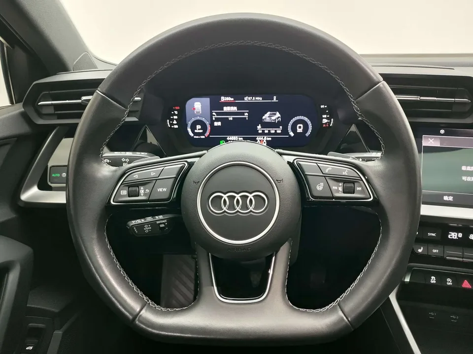 Audi A3 facelift Sportback 35 TFSI stylish and sporty 2023 — миниатюра 3
