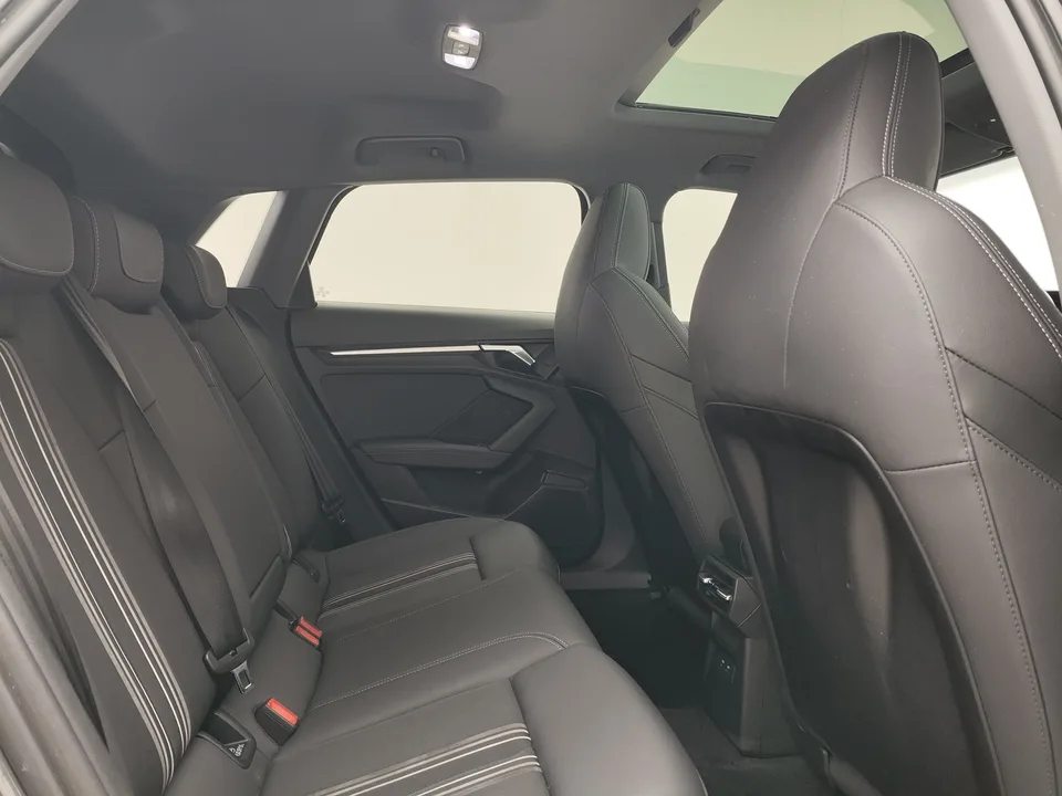 Audi A3 facelift Sportback 35 TFSI stylish and sporty 2023 — миниатюра 4