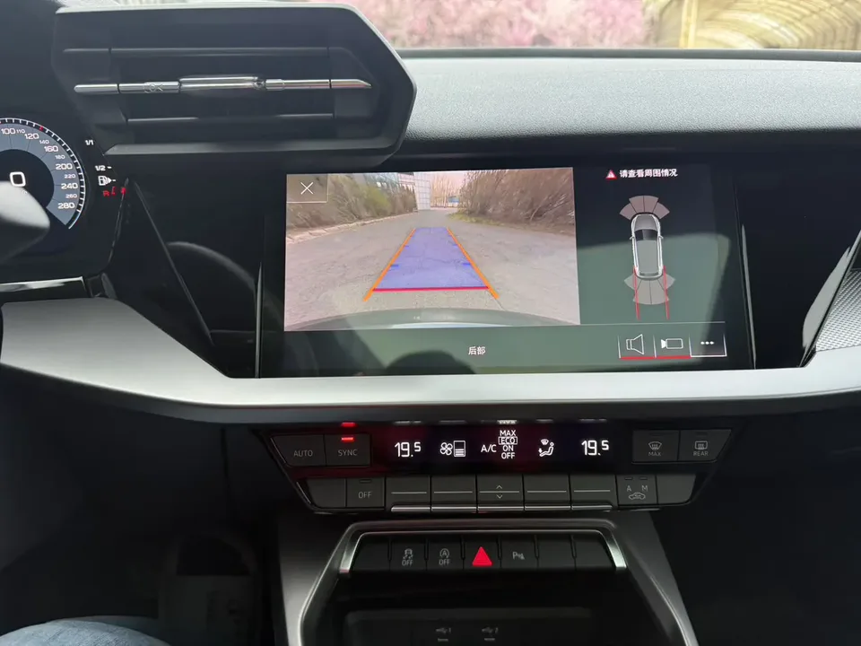 Audi A3 Sportback 35 TFSI stylish and sporty 2023 — миниатюра 4