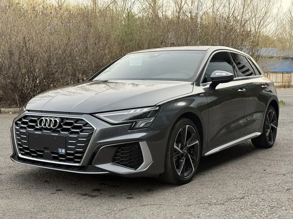 Audi A3 Sportback 35 TFSI stylish and sporty 2023 — фото 1, купить с доставкой в Москву