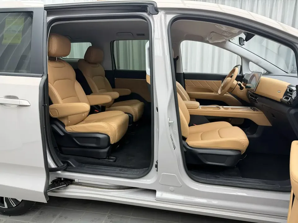 Wuling Starlight 730 PHEV basic model 2025 — миниатюра 3