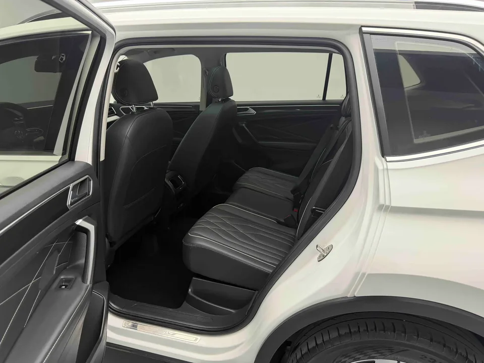Volkswagen Tiguan L Tiguan L 2022 330TSI Automatic 2WD Smart Edition 2022 — миниатюра 3