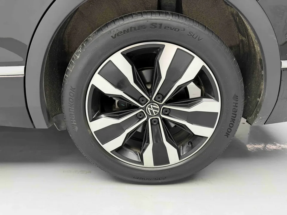 Volkswagen Tiguan L Tiguan L 2023 330TSI 2WD R-Line Enjoy Edition 2022 — миниатюра 2