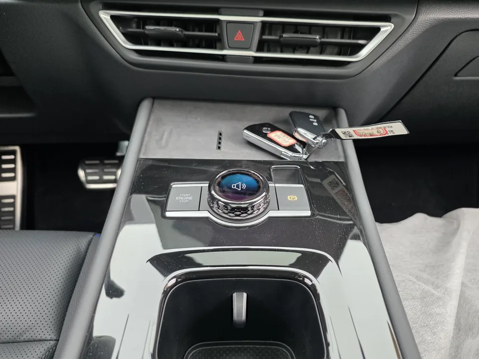 Volkswagen Tiguan L Pro 330TSI 2WD R-Line Smart Edition 2026 — миниатюра 4
