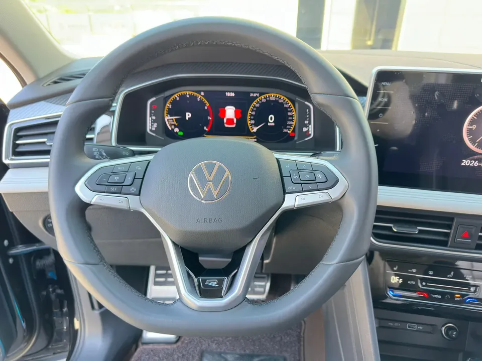 Volkswagen Tiguan L Outstanding 330TSI 2WD R-Line Dragon Glory Edition 2026 — миниатюра 4