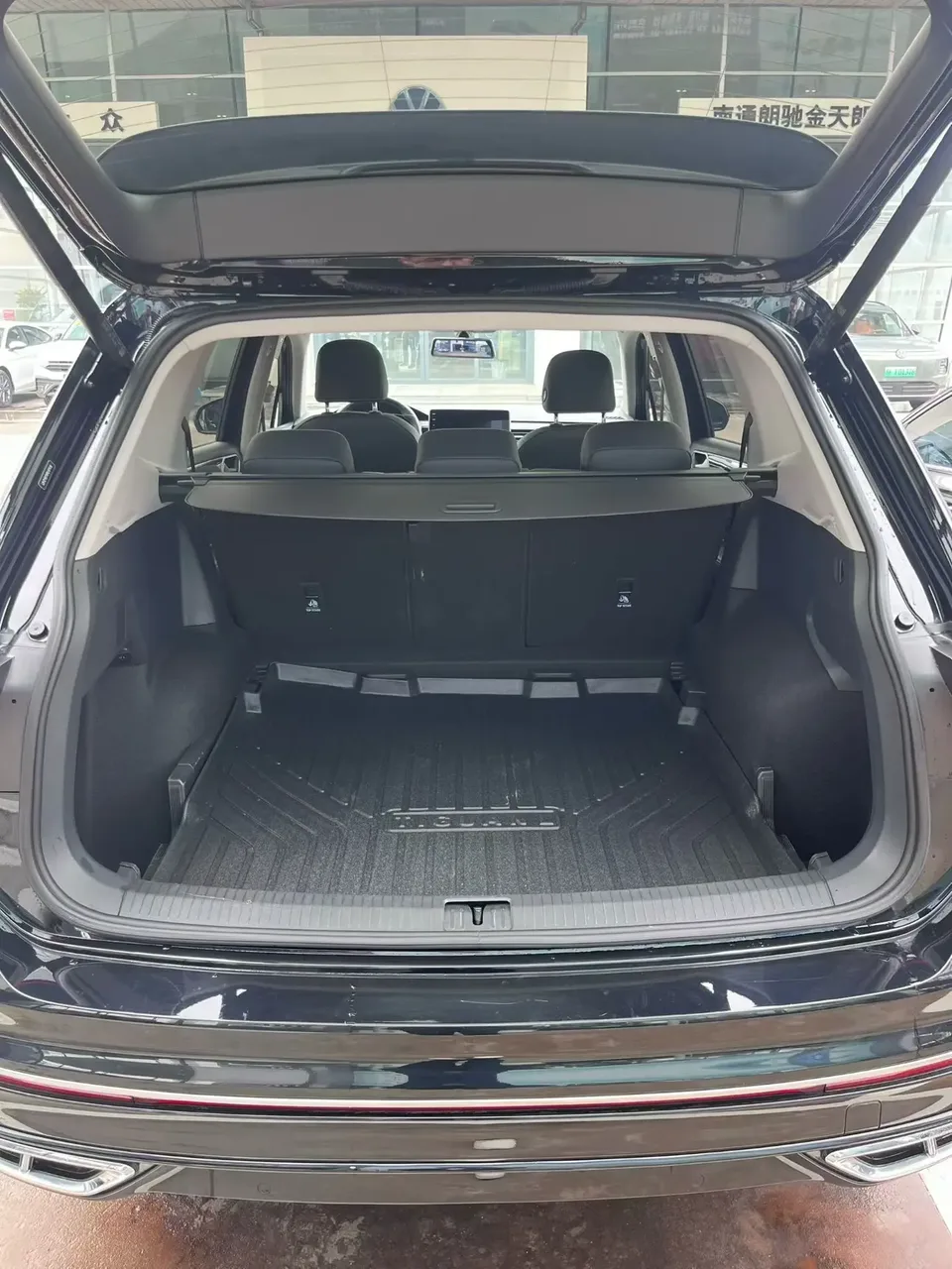 Volkswagen Tiguan L Tiguan L 2024 330TSI 2WD R-Line Enjoy Edition 2024 — миниатюра 3