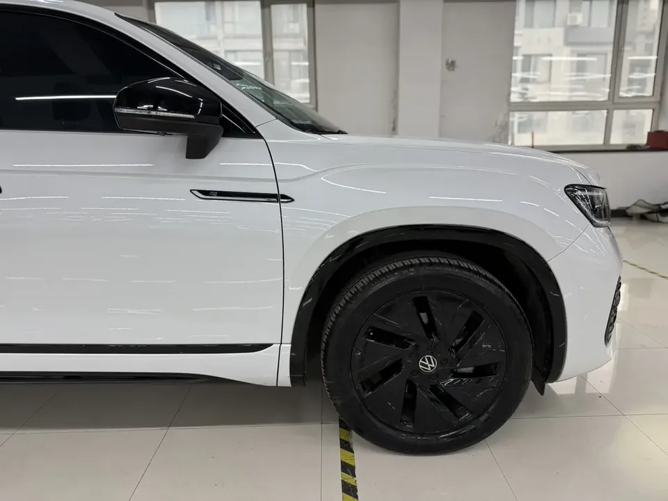Volkswagen Tayron Tanyue 2023 380TSI 4WD R-Line High Energy Edition 2023 — thumbnail 3