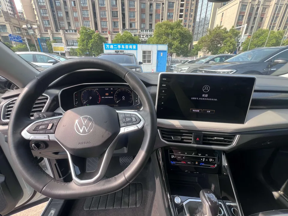 Volkswagen Tayron 300TSI 2WD Luxury Plus Advanced Edition 2024 — миниатюра 5