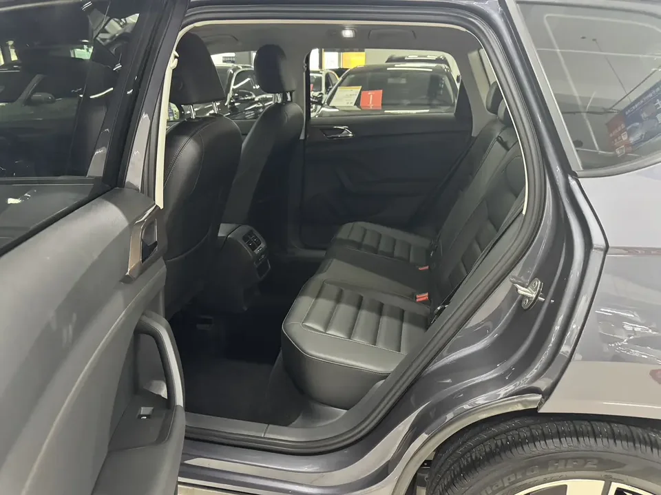 Volkswagen Tharu 280TSI 2WD Comfort Edition 2022 — миниатюра 3