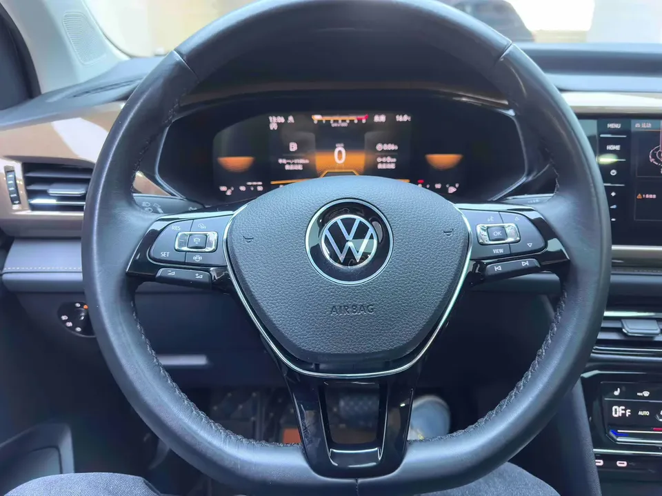 Volkswagen Tharu 280TSI 2WD Luxury Edition 2022 — миниатюра 4