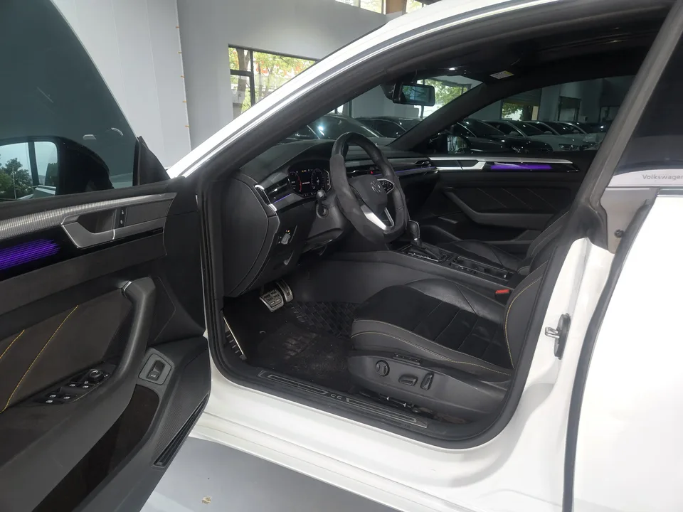 Volkswagen Arteon 330TSI Dazzling Public Edition 2025 — миниатюра 4