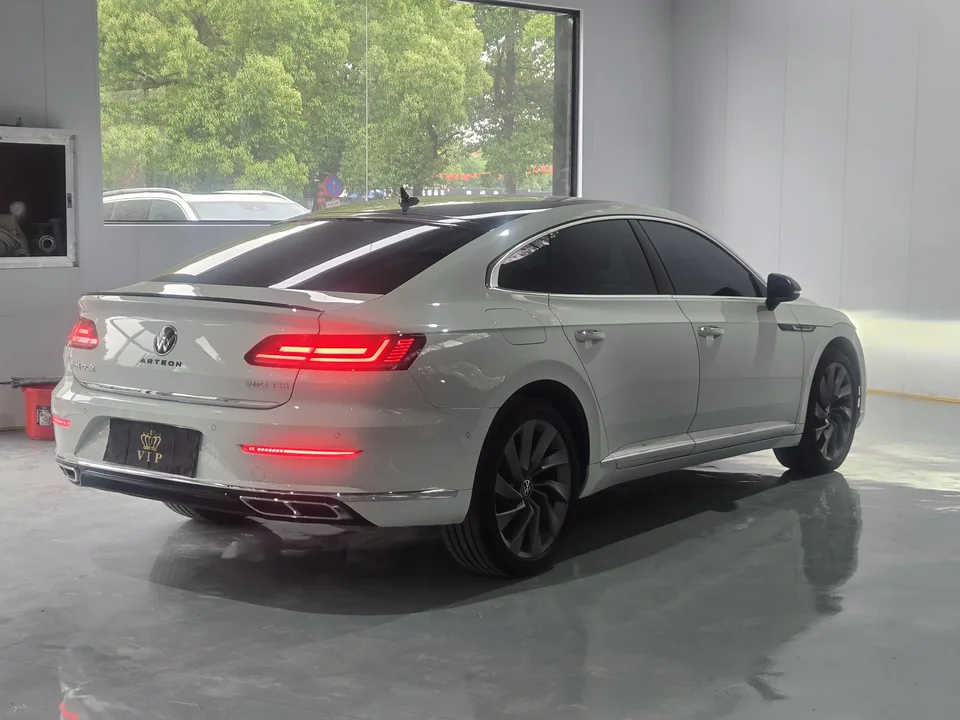 Volkswagen Arteon 330TSI Dazzling Public Edition 2025 — миниатюра 5