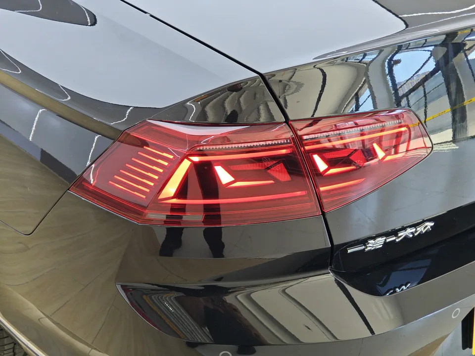 Volkswagen Magotan Magotan 2025 Magotan 2025 Public Edition 330TSI DSG Luxury Edition 2025 — thumbnail 4