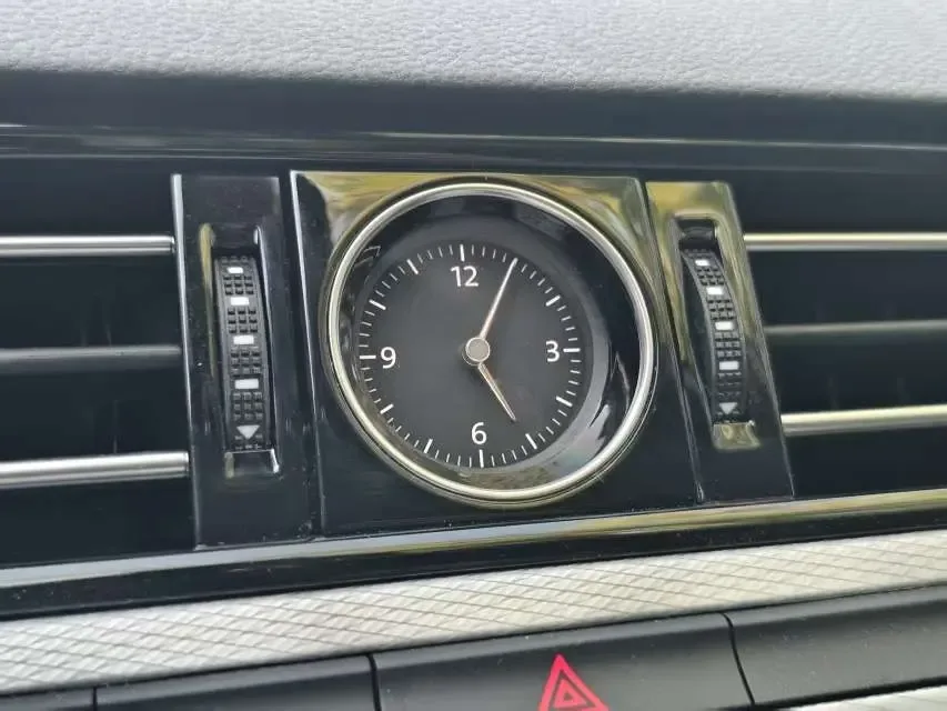 Volkswagen Magotan Magotan 2023 2 million commemorative edition 330TSI DSG luxury model 2024 — миниатюра 3