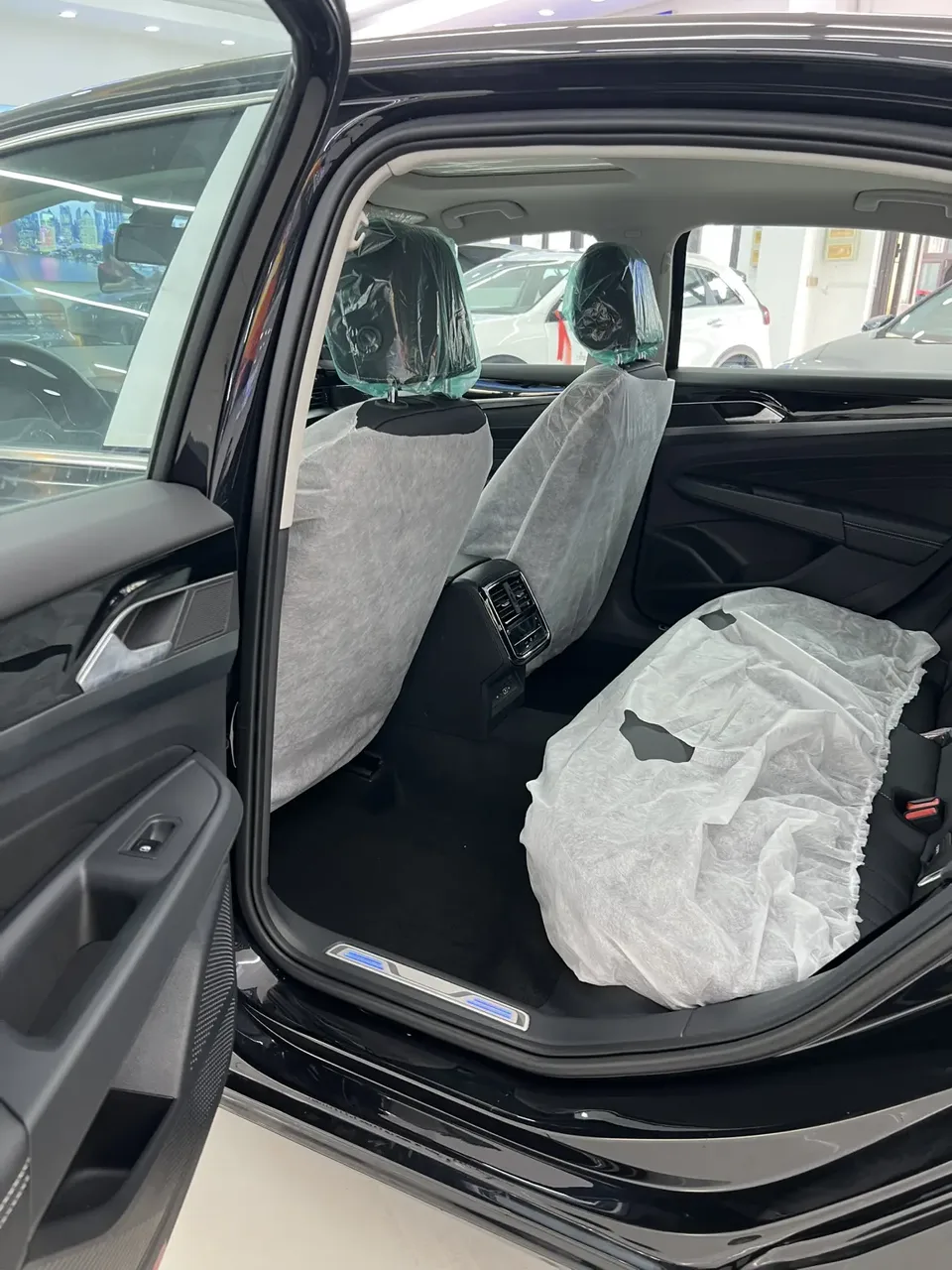 Volkswagen Passat PHEV Passat PHEV 2025 430PHEV Hybrid Business Edition 2026 — миниатюра 4