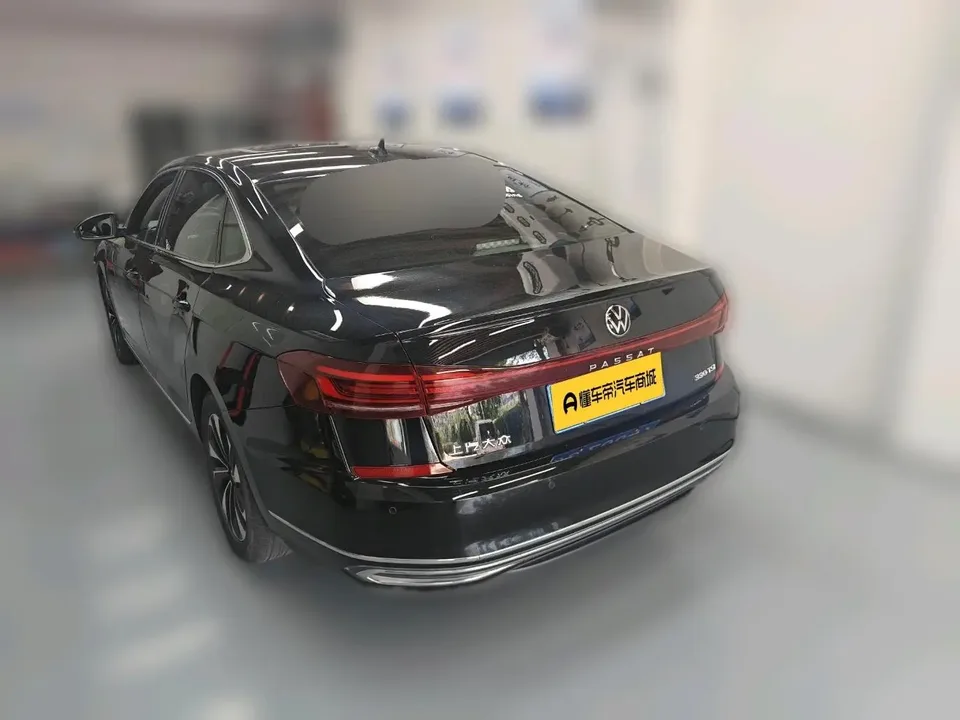 Volkswagen Passat facelift 330TSI Star Elite Edition 2023 — миниатюра 2