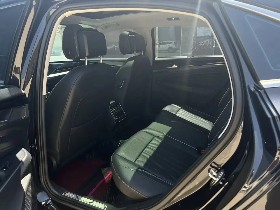 Volkswagen Passat Passat 2022 330TSI Deluxe Edition 2023 — миниатюра 3