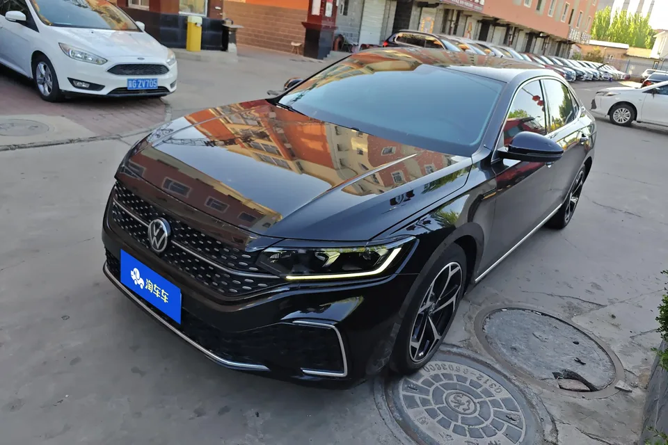 Volkswagen Passat 2023