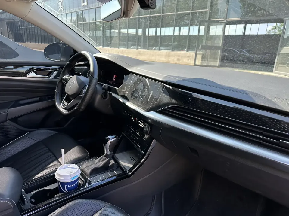 Volkswagen Passat Passat 2022 330TSI Starry Sky Deluxe Edition 2022 — миниатюра 2