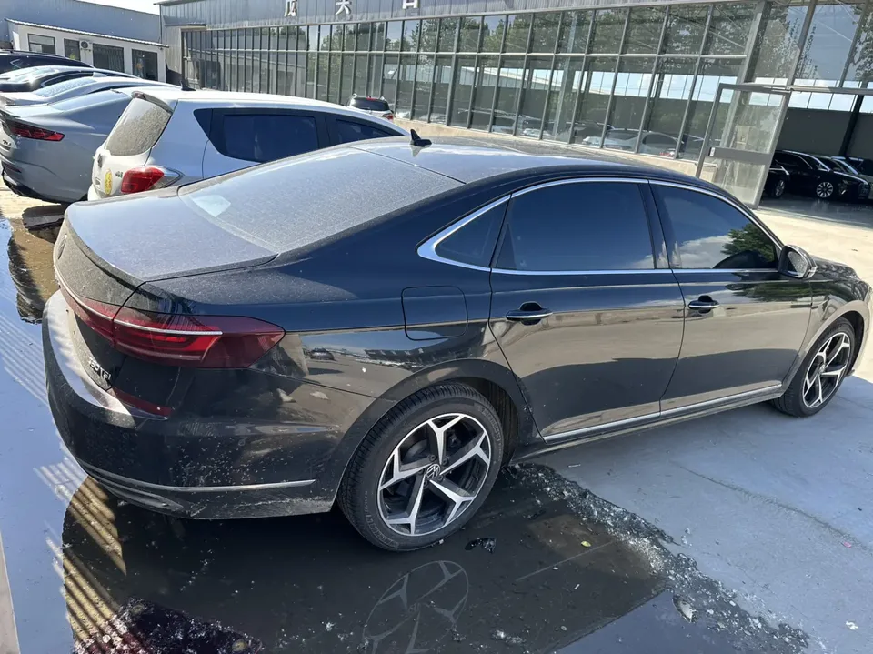 Volkswagen Passat Passat 2022 330TSI Starry Sky Deluxe Edition 2022 — миниатюра 4