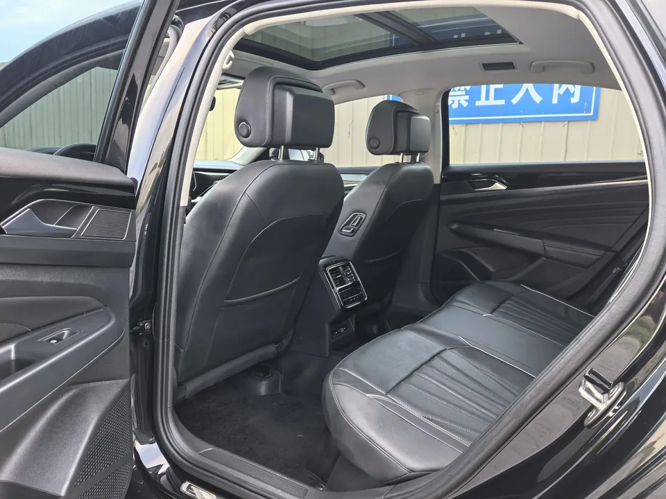 Volkswagen Passat facelift 380TSI luxury version 2024 — миниатюра 3