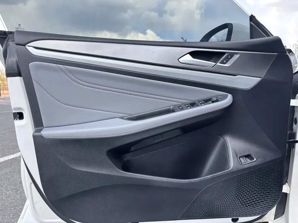 Volkswagen Lamando Lingdu Lingdu L 280TSI DSG Cool Edition 2022 — миниатюра 3