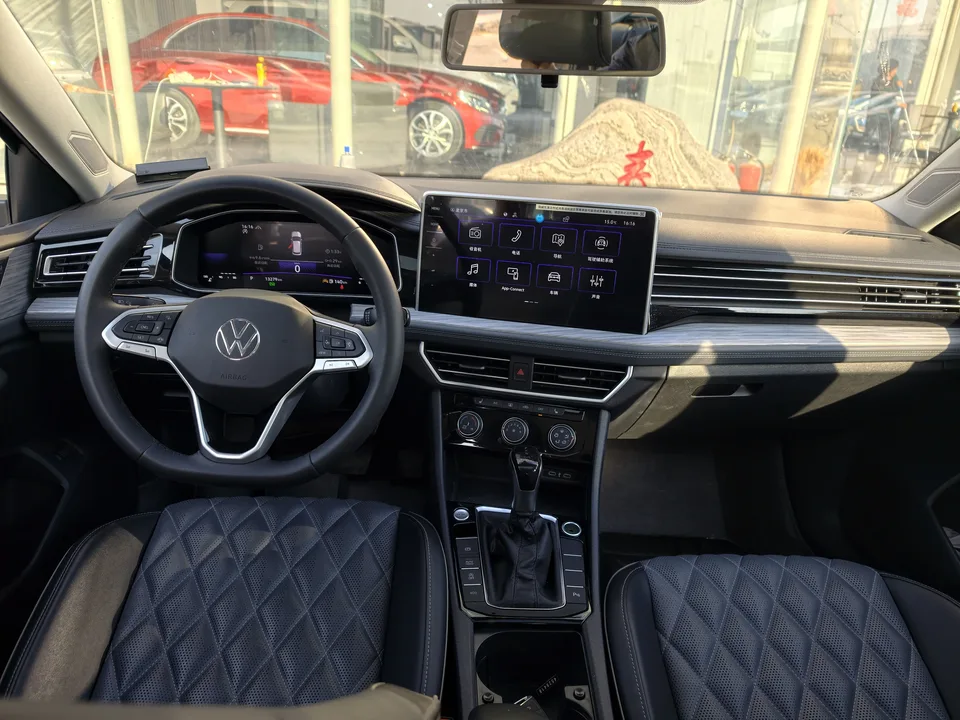 Volkswagen Sagitar 2023 Sagitar 300TSI DSG Beyond Edition 2023 — миниатюра 3
