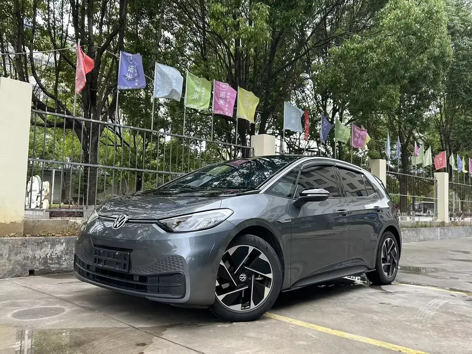 Volkswagen ID.3 Upgraded Pure Smart Edition 2023 — миниатюра 3