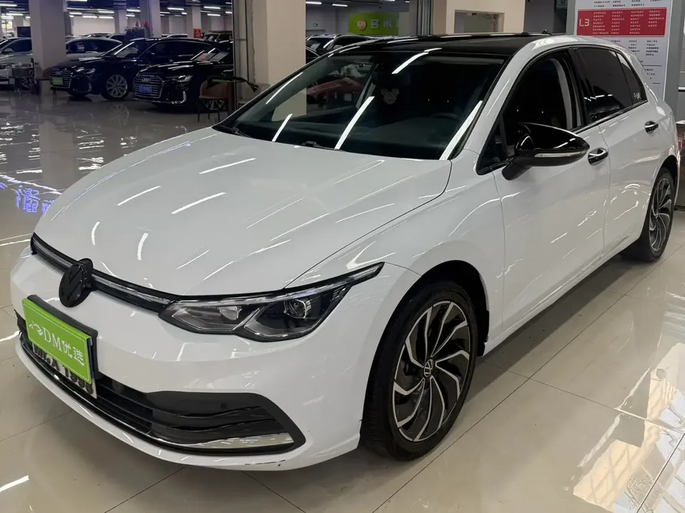 Volkswagen Golf Golf 2023 280TSI DSG Pro 2023 — фото 1, купить с доставкой в Москву