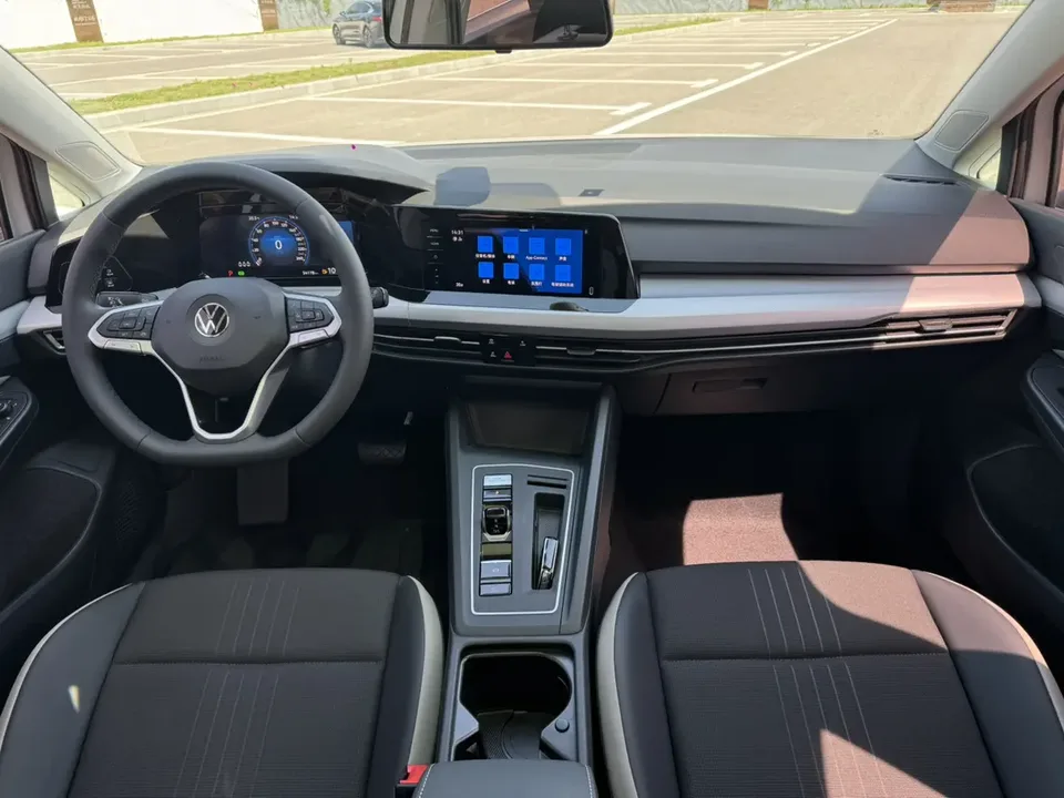 Volkswagen Golf facelift 280TSI DSG Pro 2023 — миниатюра 3
