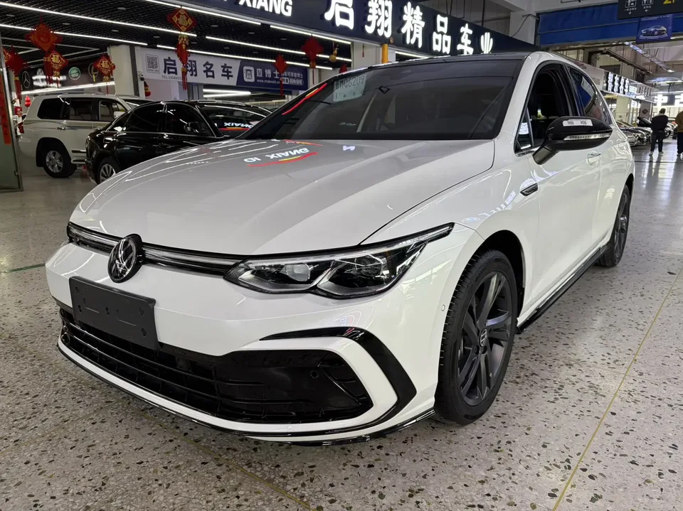 Volkswagen Golf Golf 2021 280TSI DSG R-Line 2022 — фото 1, купить с доставкой в Москву