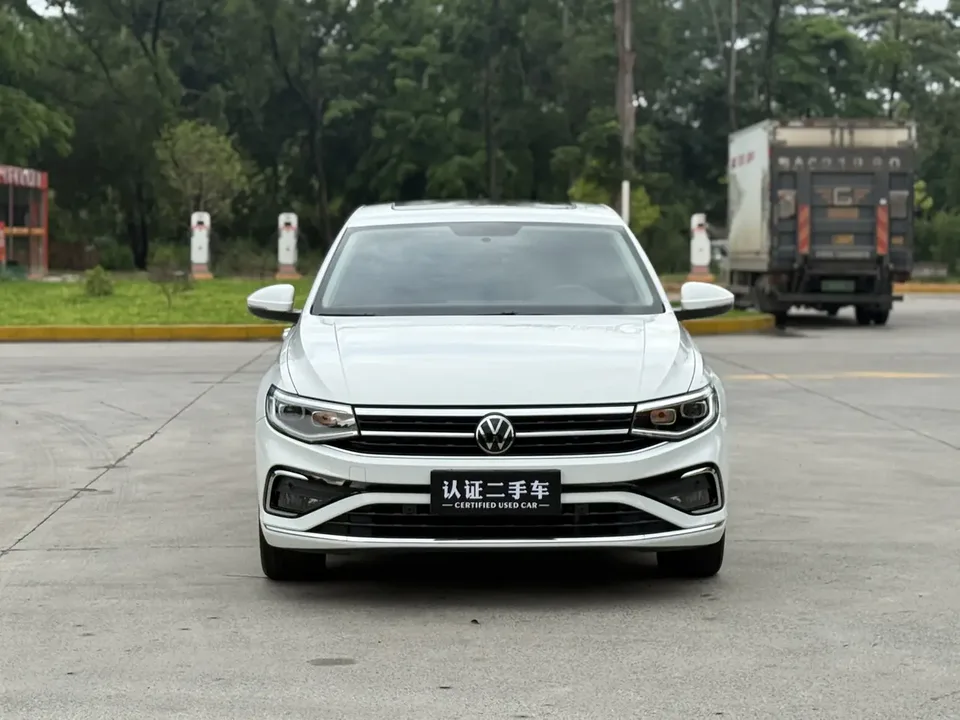Volkswagen Bora 2023
