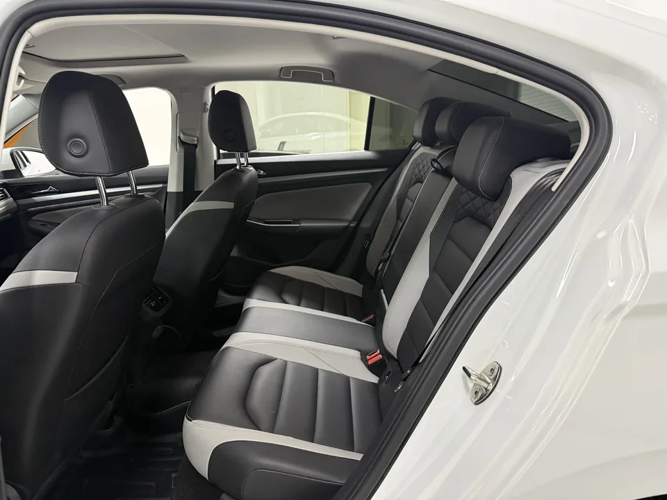 Volkswagen Bora Bora 2023 280TSI DSG Premium Edition 2022 — миниатюра 4