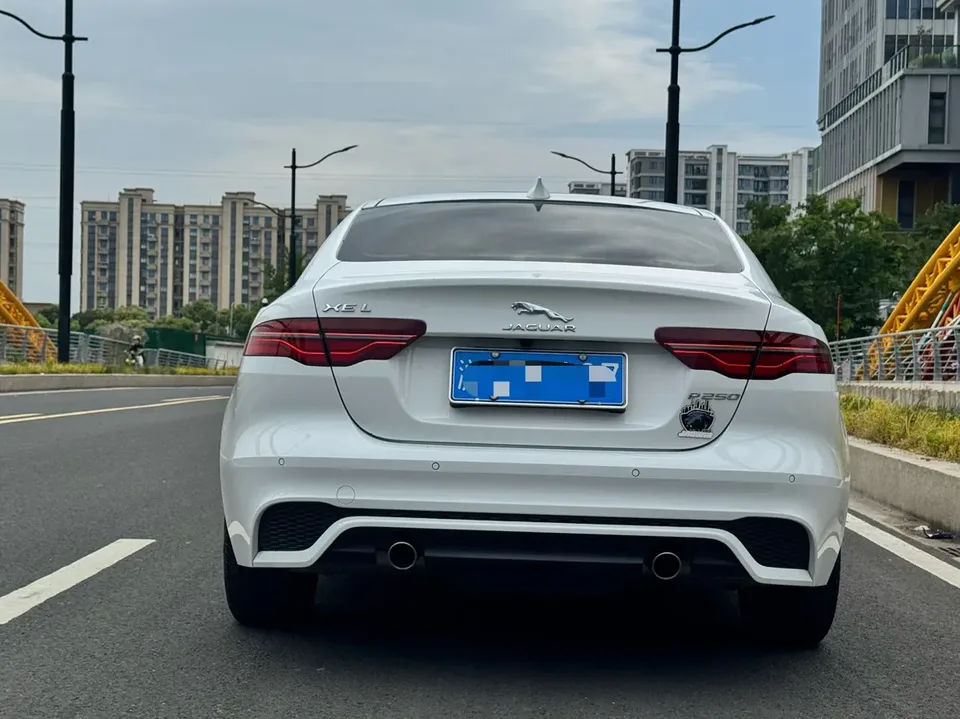 Jaguar XEL XEL 2022 2.0T 250PS R-DYNAMIC S aggressive sports version 2022 — миниатюра 4
