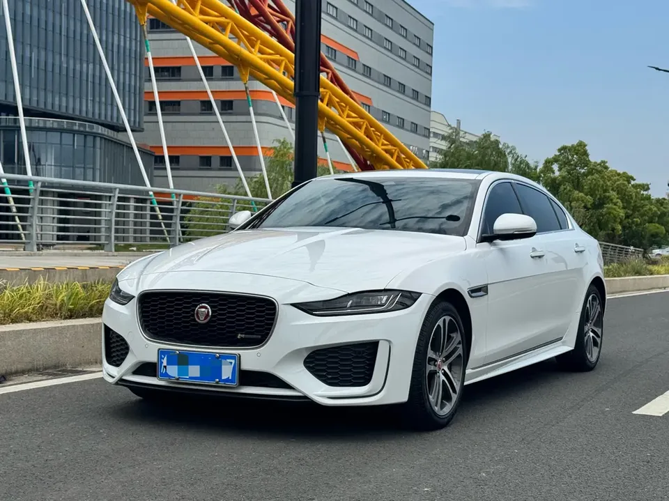 Jaguar XEL XEL 2022 2.0T 250PS R-DYNAMIC S aggressive sports version 2022 — фото 1, купить с доставкой в Москву