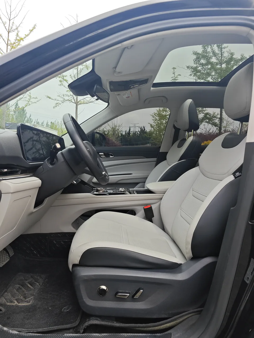 Ford Equator Sport EcoBoost 170 Platinum Edition 2022 — миниатюра 3