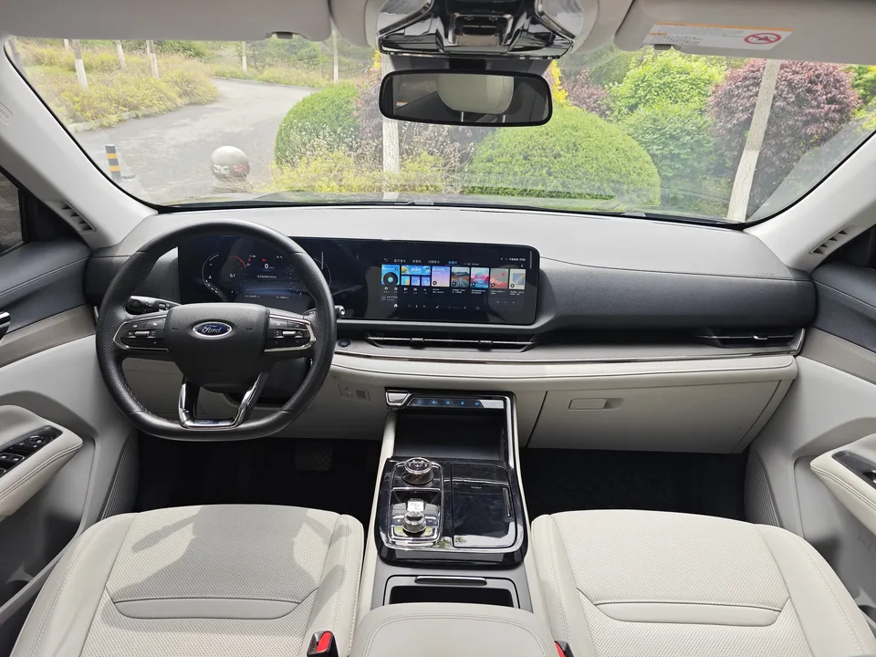 Ford Equator Sport EcoBoost 170 Platinum Edition 2022 — миниатюра 5