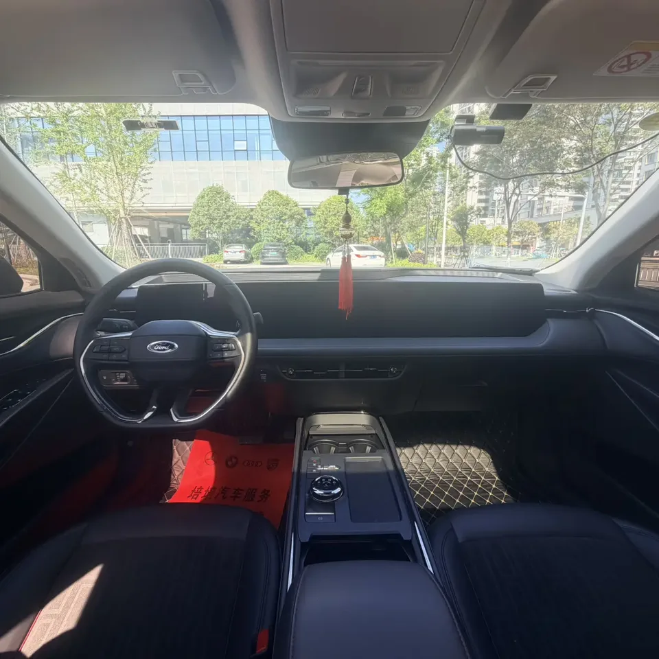 Ford Mondeo facelift EcoBoost 245 luxury model 2022 — миниатюра 3