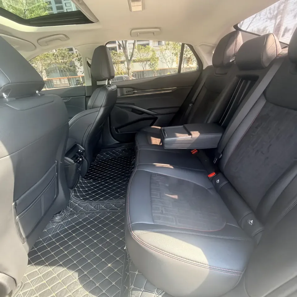 Ford Mondeo facelift EcoBoost 245 luxury model 2022 — миниатюра 4