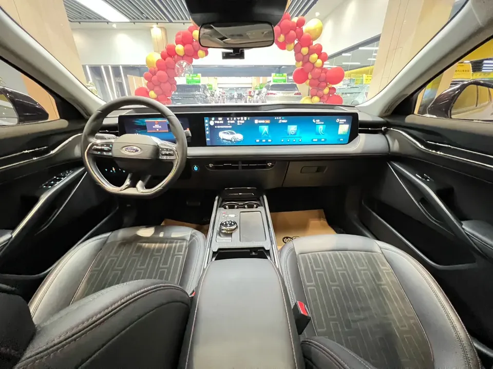 Ford Mondeo Mondeo EcoBoost 245 Luxury 2024 — миниатюра 4