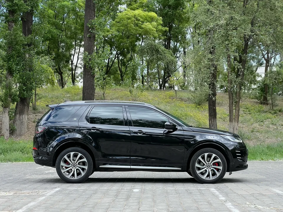 Land Rover Discover Sports Discover Sports 2024 249PS R-Dynamic SE Performance Technology Edition 5 Seaters 2024 — thumbnail 2